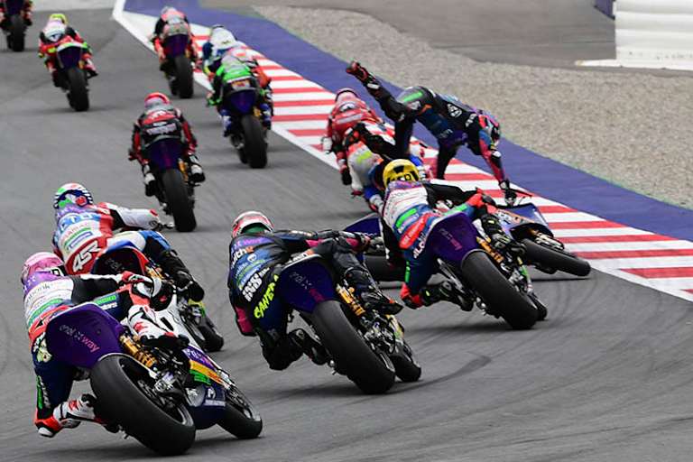 Bradley Smith stürzte in der Anfangsphase