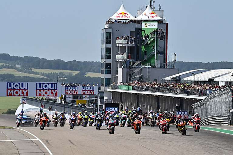 In der Moto2-Klasse fährt nächstes Jahr Europameister Lukas Tulovic statt Schrötter mit