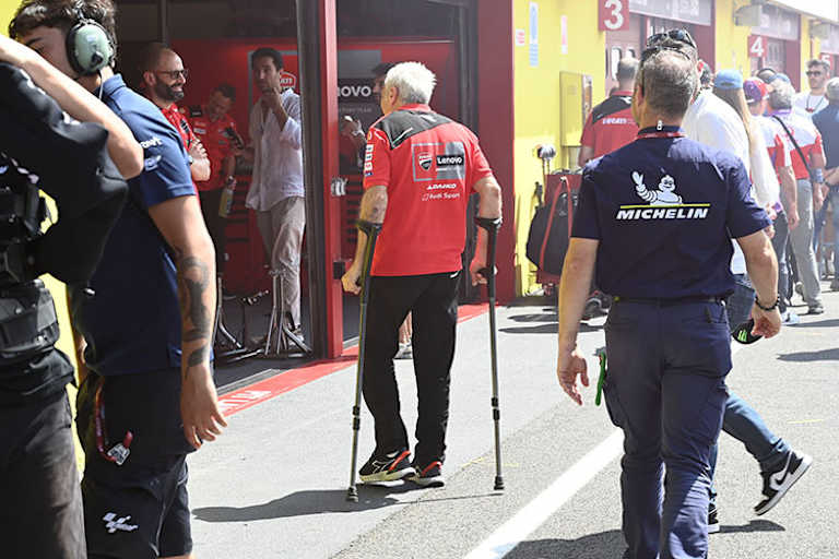 Gehbehindert in Mugello: Davide Tardozzi