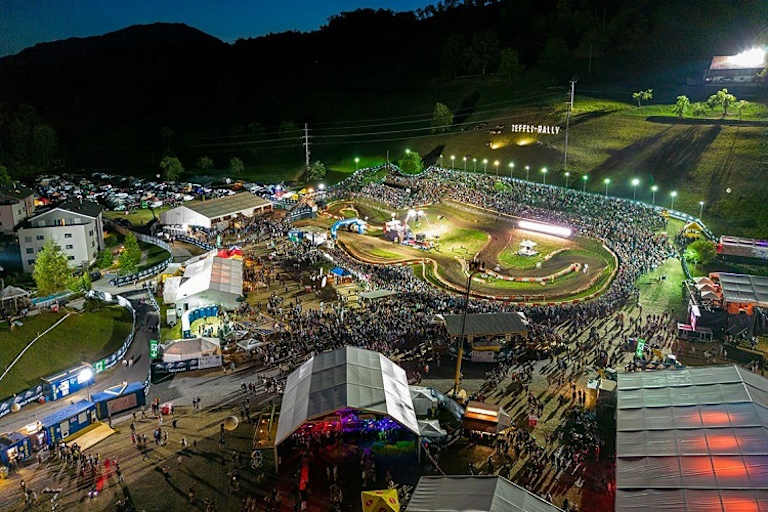 Riesen-Sause und erhaltenswerde lebendige Tradition: Teffli-Rally im August 2024 in Ennetmos/Schweiz