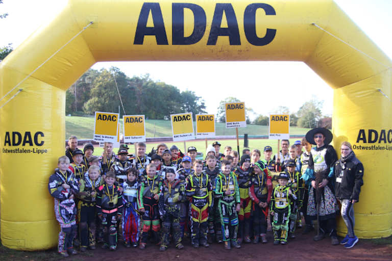 Gruppenbild der Teilnehmer