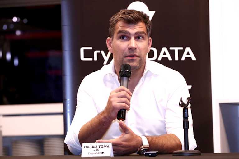 CryptoDATA-CEO Ovidiu Toma bei der Teamvorstellung in Valencia 2022