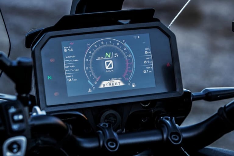 Grosszügig dimensioniertes Farbdisplay mit drei anwählbaren Darstellungs-Modi 