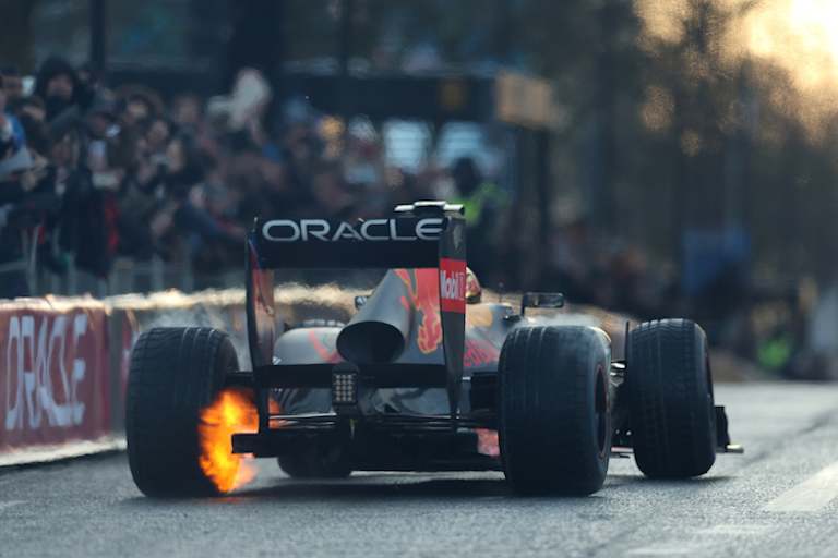 Natürlich wagte sich auch Weltmeister Max Verstappen auf die Piste