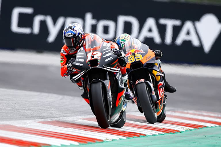 Maverick Viñales (12) vor Brad Binder, der noch auf Platz 8 brauste