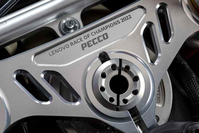 Gravur in der Gabelbrücke