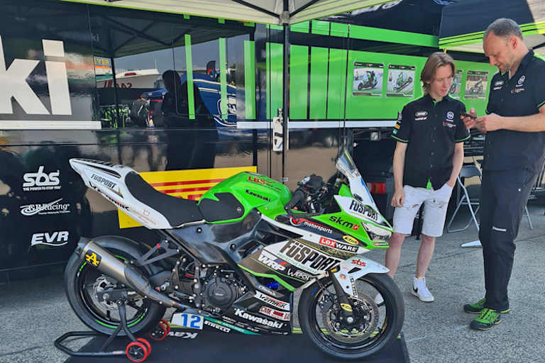 Max Bachmann mit Frank Krekeler (v.li.)