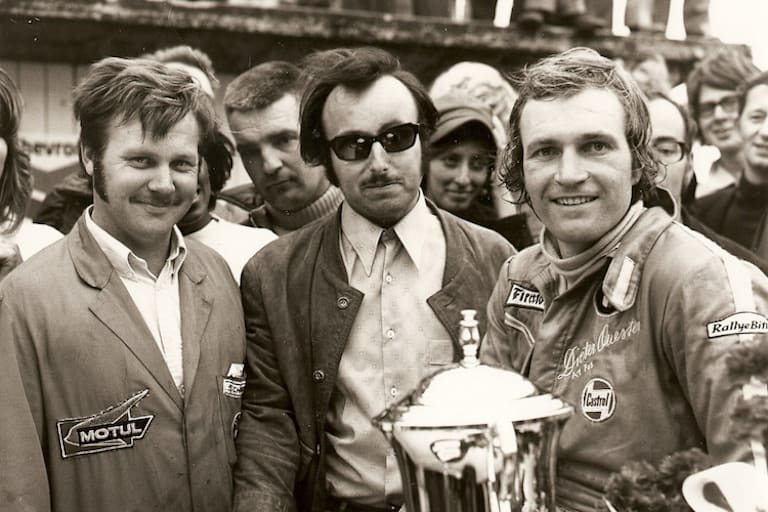 So sehen Sieger aus: Herbert und Josef Schnitzer, Dieter Quester beim EM-Lauf in Zandvoort 1971