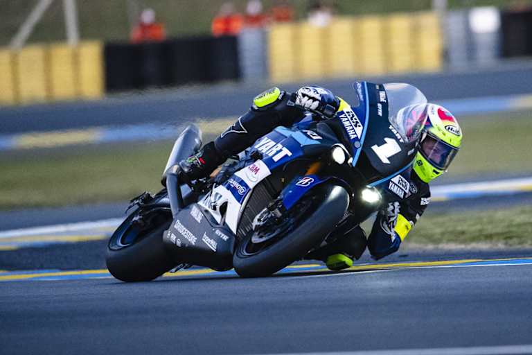 Auf der Yamaha R1 fühlt sich der IDM Superbike-Champion von 2016 weiterhin sehr wohl
