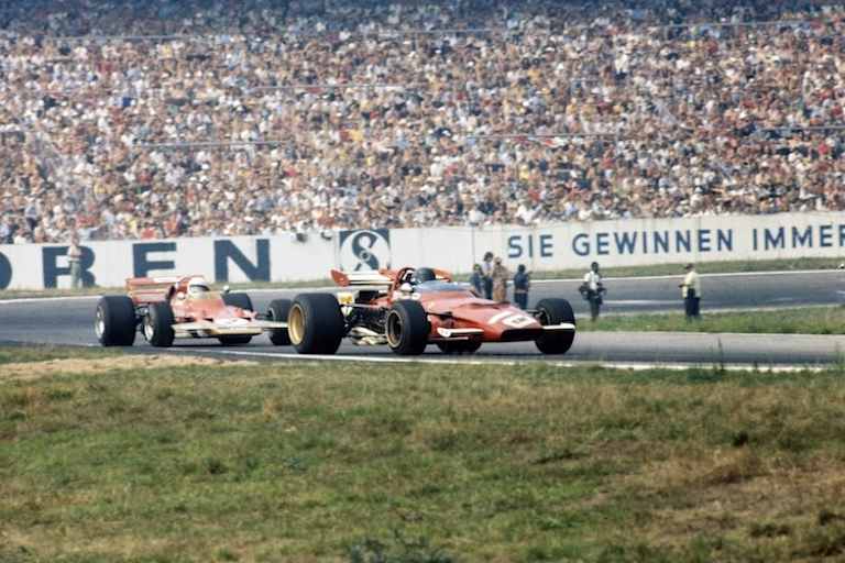 Das Duell des Rennens: Jacky Ickx im Ferrari gegen Jochen Rindt im Lotus