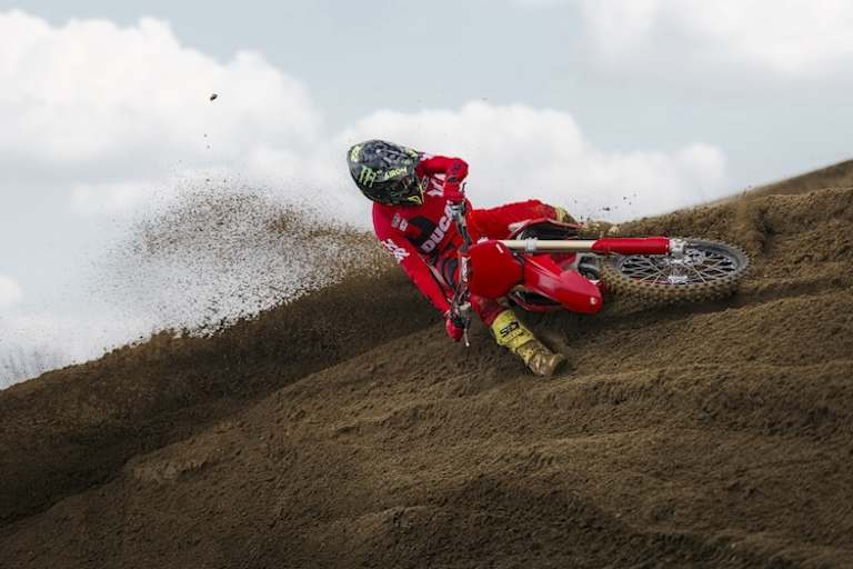 Die Ducati Desmo450 MX