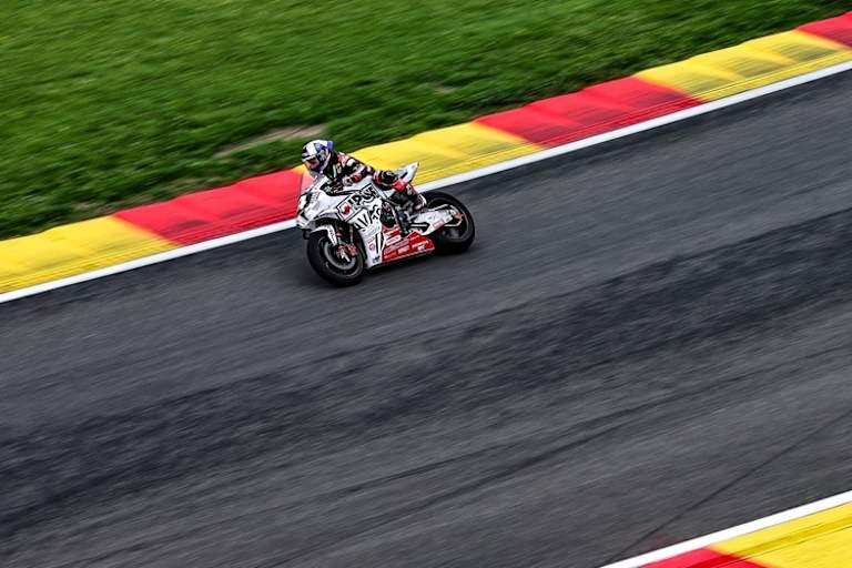 John McPhee auf der Honda von Tati