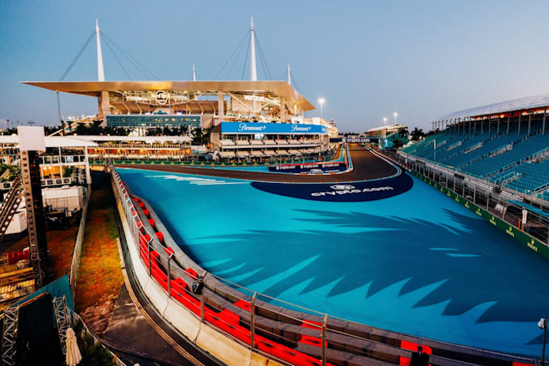 An der fabelhaften Miami-Rennstrecke beim Hard Rock-Stadion