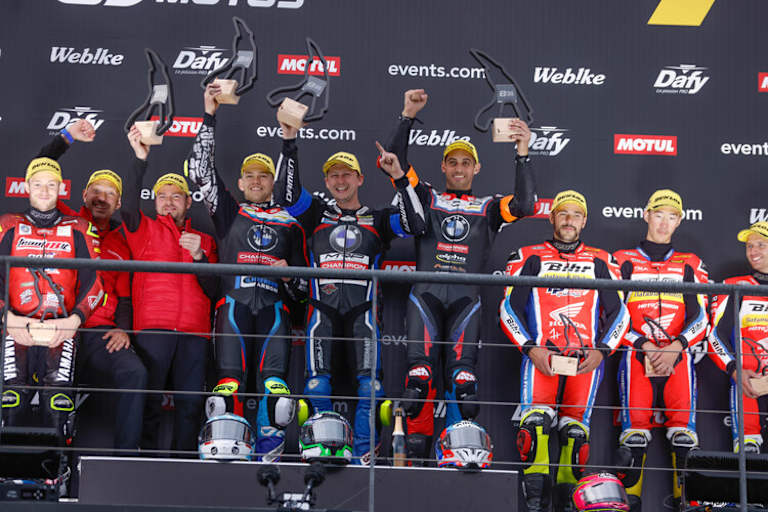 Große Freude über den Sieg: Soomer, Bühn, Mercado