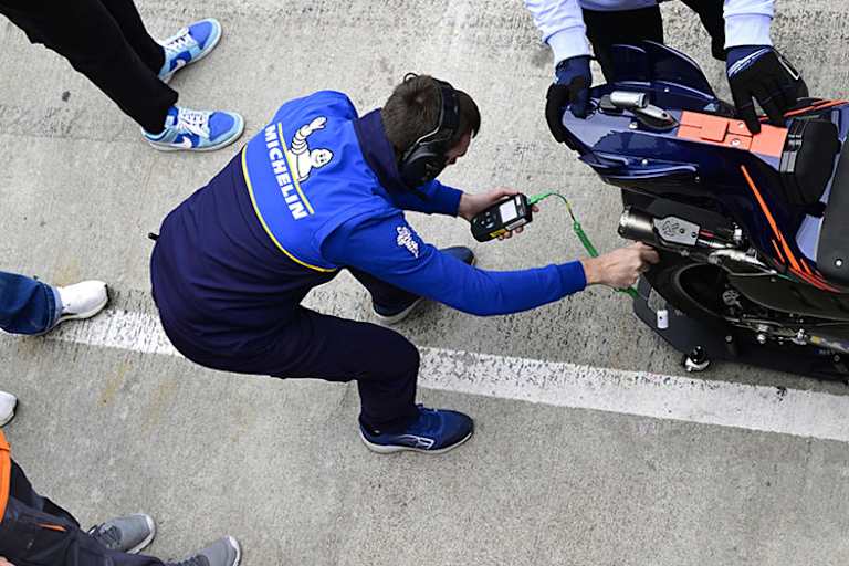 Der Druck im hinteren Reifen war nie so sehr ein Problem. Kritisch ist immer die Front.