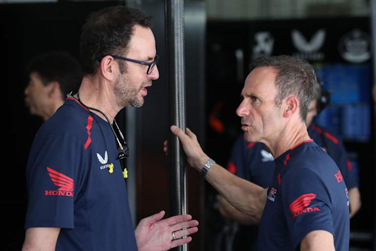 Nun in HRC-Dress: Alex Baumgärtel (hier mit Alberto Puig).