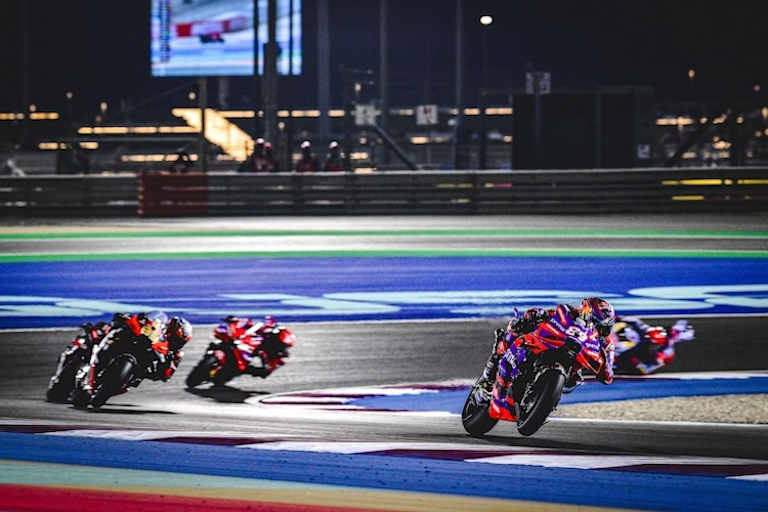 Ambition. Der Vizeweltmeister und Rennsieger steuert bereits eine Werks-Ducati, verdient laut Gino Borsoi auch die Unterstützung eines Werksteams.