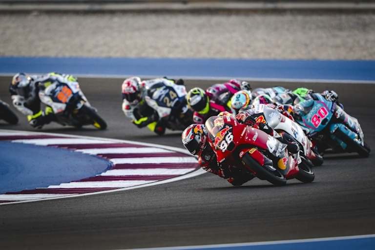 Im Ziel lag Neuzugang Suzuki (24) als Siebter nur gut eine Sekunde hinter dem Sieger. Zu Beginn irres Tempo, dann liess der Grip nach