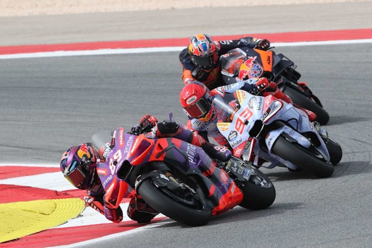 Eng ging es. Der «Martinator» lag zu Beginn hinter Jack Miller und vor Marc Márquez.