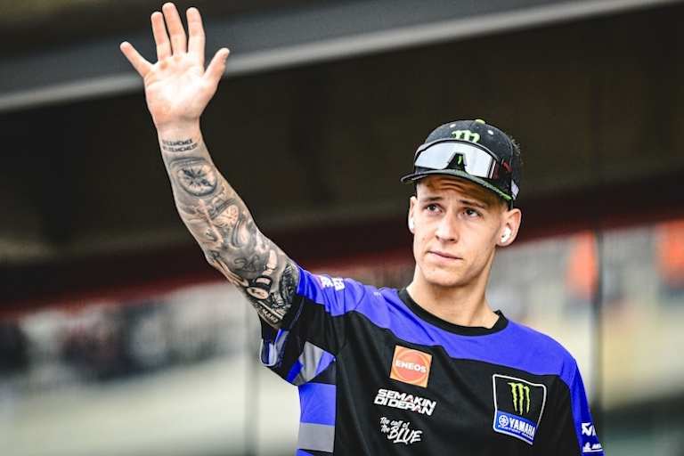 Bleibt. Fabio Quartararo wird Yamaha noch bis Ende 2026 repräsentieren