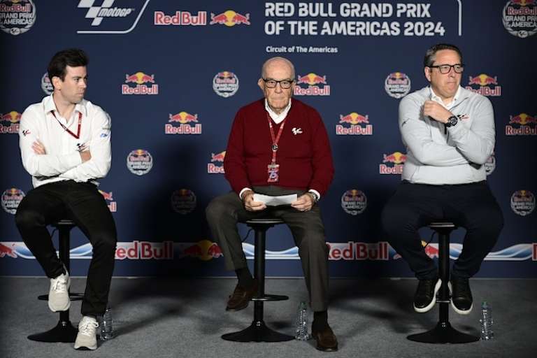 Dan Rossomondo (rechts) kam aus dem NBA-Management. Der Amerikaner verantwortet die Marketing-Agenden der MotoGP. Links im Bild: Carlos Ezepeleta