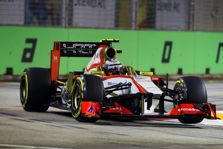 Ma Qing Hua mit dem HRT-Rennwagen 2012 in Singapur
