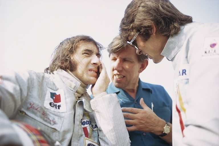 Teamchef Ken Tyrrell (Mitte) mit Jackie Stewart und François Cevert