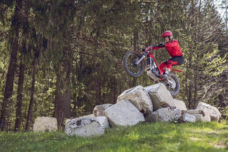 Nun auch mit FIM-konformen Bremsscheiben: GASGAS TXT der Racing-Baureihe 