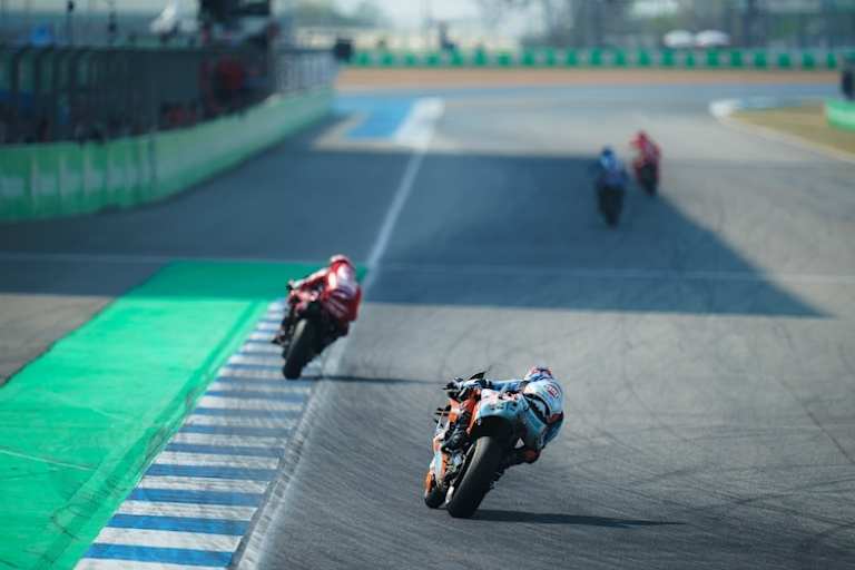 Dicht dran: Ogura auf Platz 4 in Sichtweite von Sieger Marc Marquez