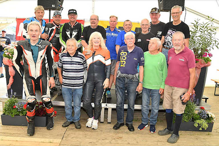 Zschorlau 2024:Gruppenbild mit Dame