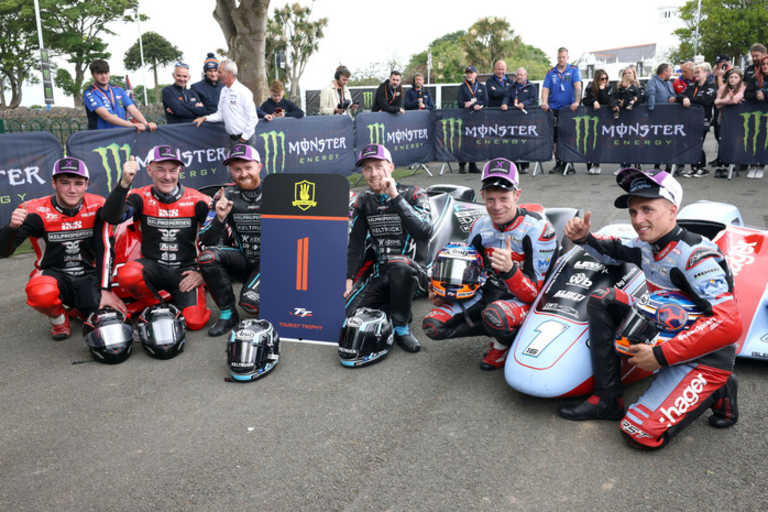 Dave Molyneux (2. v. li.): 2024 ein letztes Mal in den Top-3 bei der TT