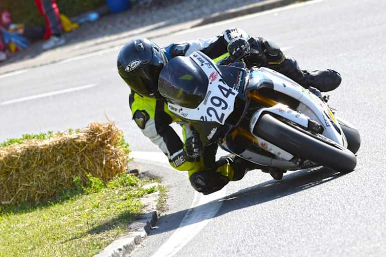 Markus Mitterbauer hielt im Training die Fahnen der heimischen Abordnung hoch