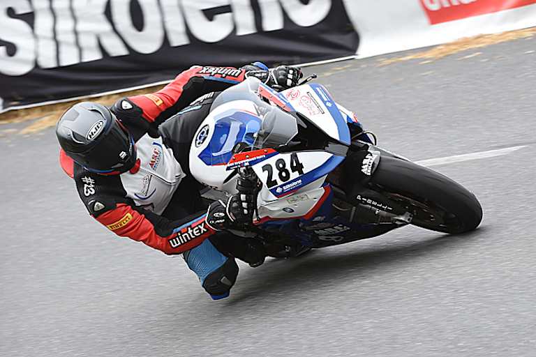 Harald Schleindlhuber setzt in der Klasse Superstock 1000 durch