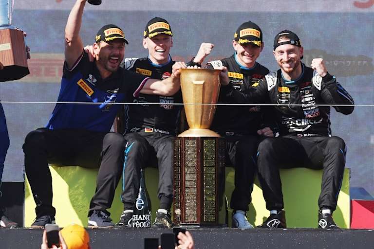 Gottfried Grasser mit Luca Engstler, Jordan Pepper und Mirko Bortolotti