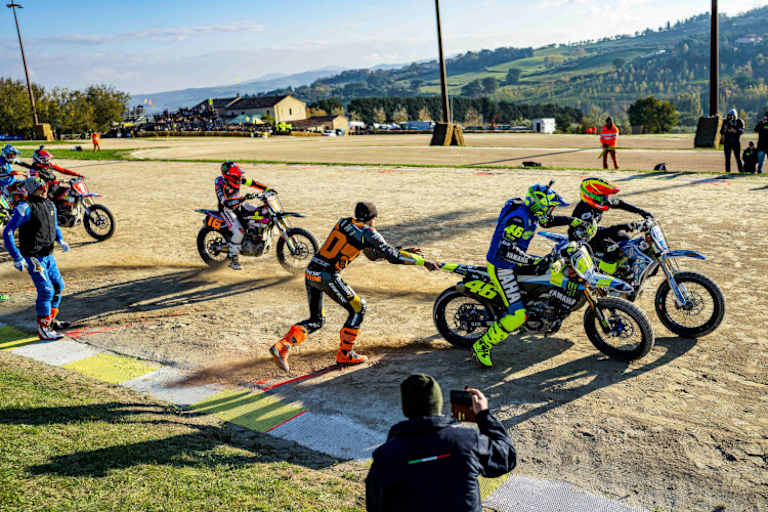 Valentino Rossi, Luca Marini und Co. sind immer mit vollem Einsatz dabei