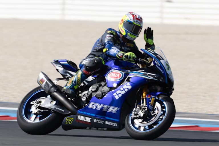 Ein Platte und sieben Schrauben wurden aus Aegerters Schulter entfernt