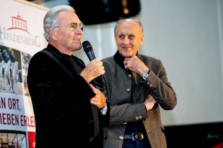 Quester bedankt sich für eine blendende Stuck-Laudatio