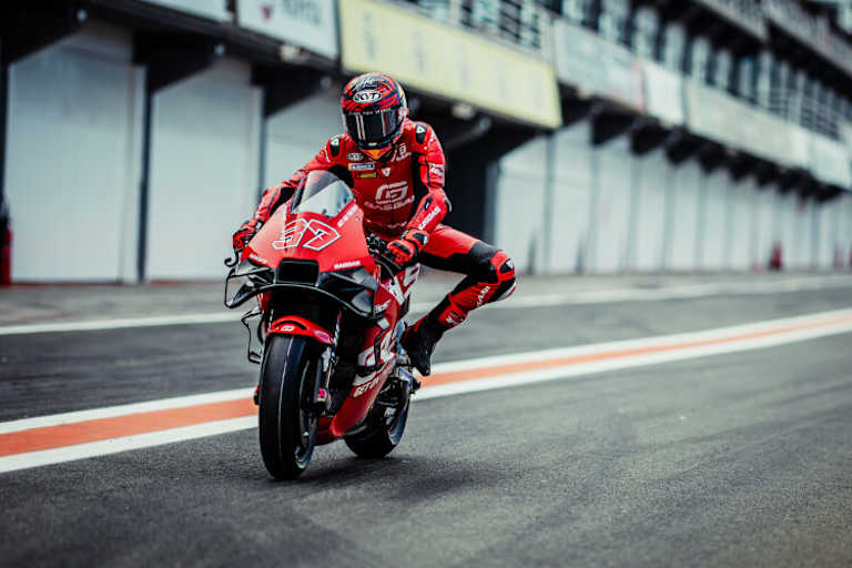 Valencia-Test: Augusto Fernández auf der RC16