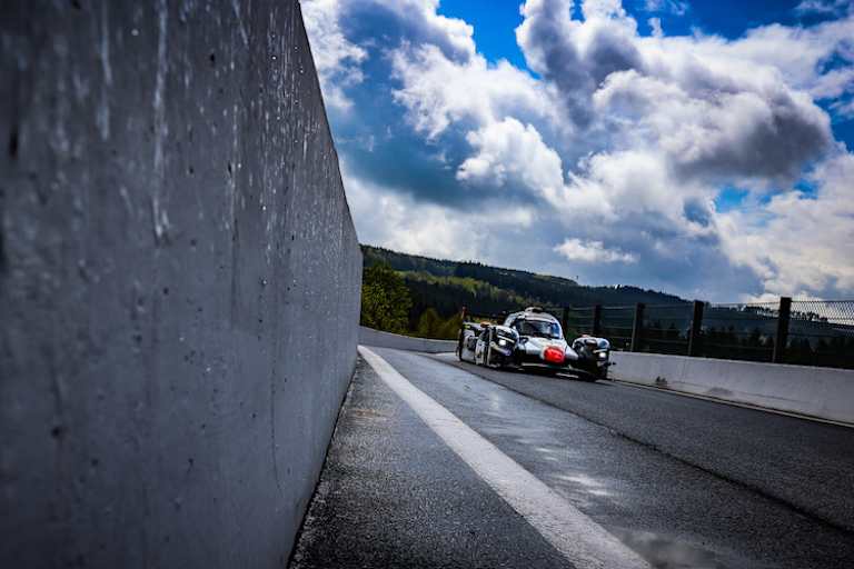 Racing Experience trägt die Startnummer #1