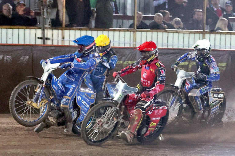 Im Finale: Zmarzlik (blau) gegen Fricke (rot)