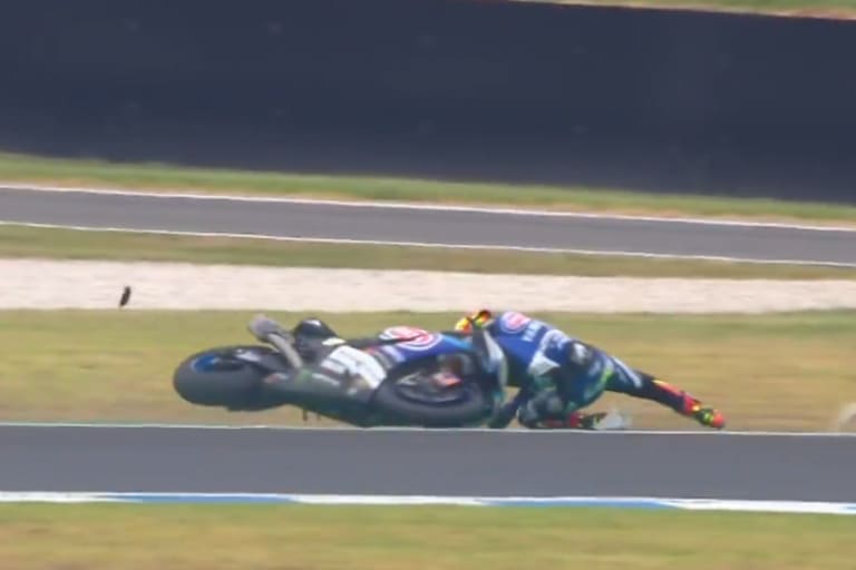 Andrea Locatelli flog per Highsider von seiner Yamaha