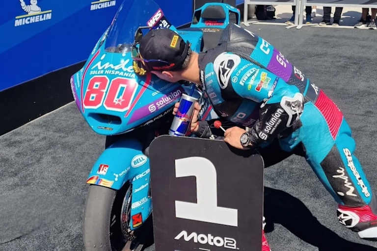 David Alonso bedankt sich für den ersten Moto2-Sieg