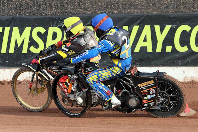 Norick Blödorn (gelb) gegen Jacob Thorssell