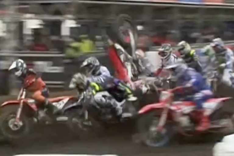 Nach dem Start kam es zu einem heftigen Crash