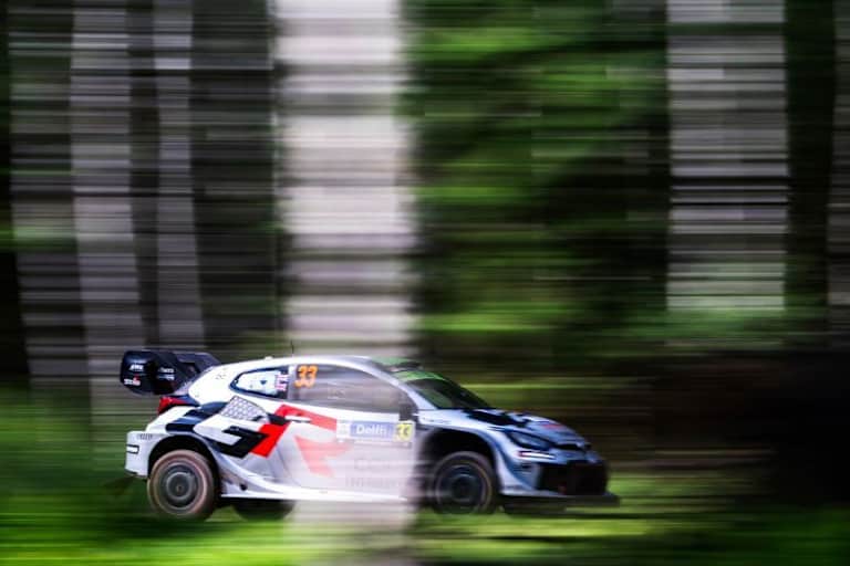Der akutelle WM-Führende Elfyn Evans fuhr im Toyota zum Auftakt auf Platz zwei