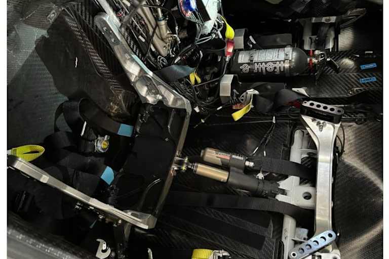 Die Sitzaufpralldämpfung ist eine FIA-Intiative, die zuerst von Provdrive für die Dacia Sandriders verwirklicht wurde