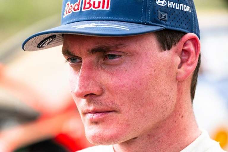 Adrien Fourmaux war der erste Rallyefahrer gewesen, der wegen unangemessener Sprache bestraft wurde