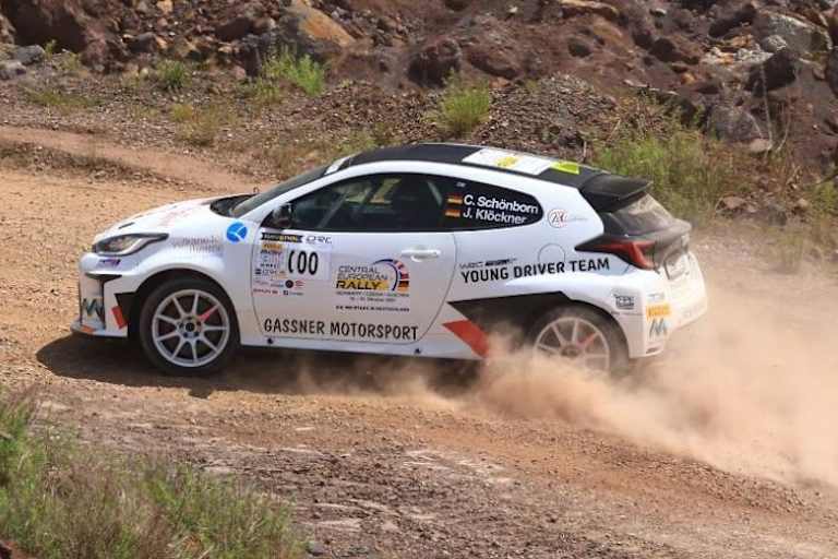 Ganz schön quer mit Claire: Julia Klöckner auf für einmal anderem rauen Terrain