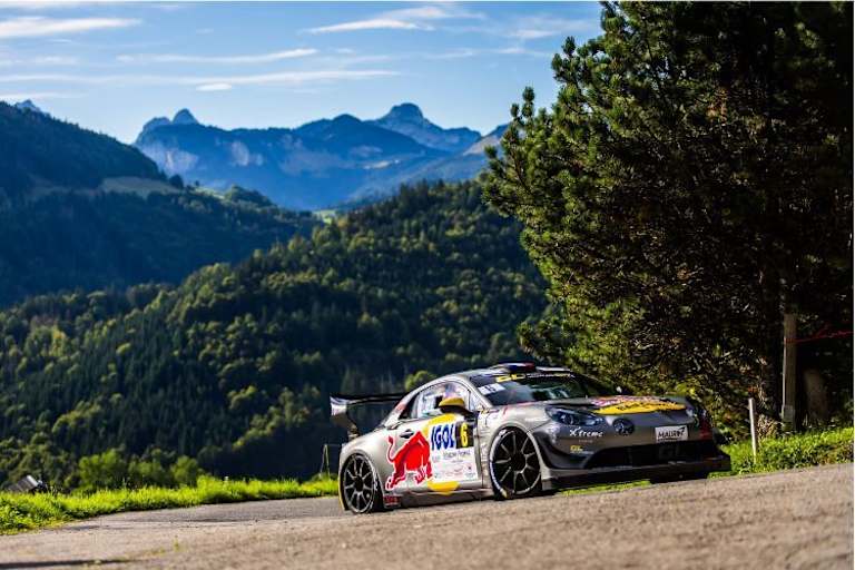 Der neunfache Weltmeister Sébastien Loeb kann auch Heckantrieb: Mit der Alpine A110 Rallye GT