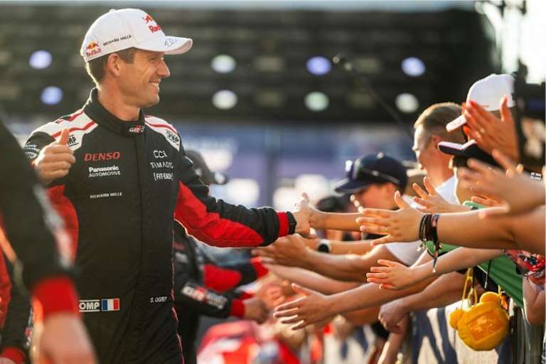 Sebastien Ogier genießt nach Ausflug in die Autocross-Szene den Kontakt mit den Rallyeenthusiasten